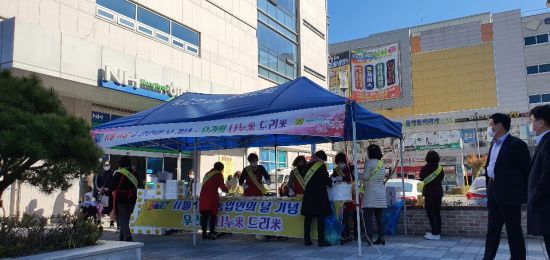한여농 전남도연합회 ‘가래떡 나눠주기’ 행사 전개