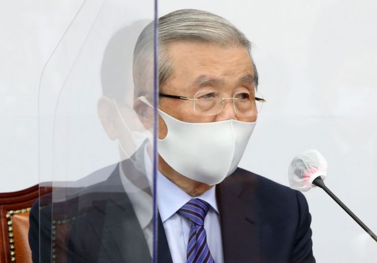 김종인 국민의힘 비상대책위원장이 9일 오전 서울 여의도 국회에서 열린 비상대책위원회의에서 발언하고 있다. / 사진=연합뉴스