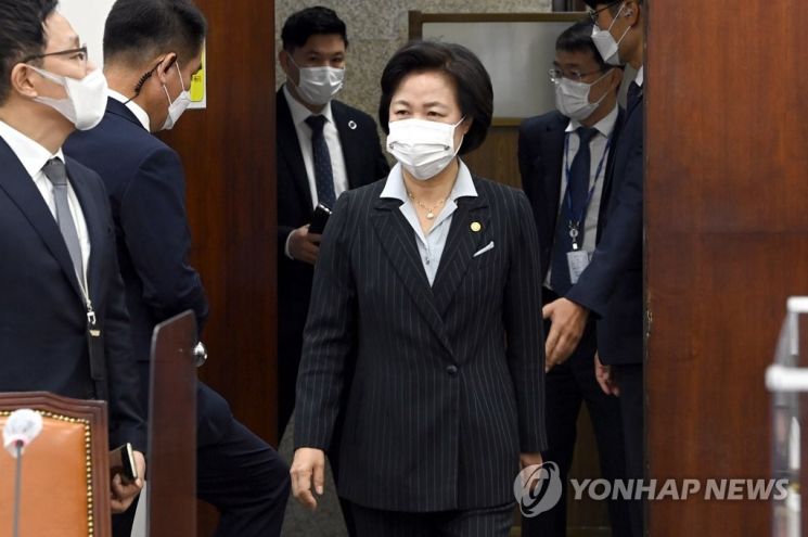 [종합] "MB '사법 방해죄' 같다" 秋 '비번 공개법' 역풍…시민단체도 비판