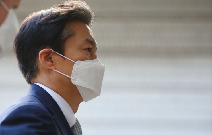 조국, '김학의 사건' 외압 의혹… "압박·지시 없었어" 반박