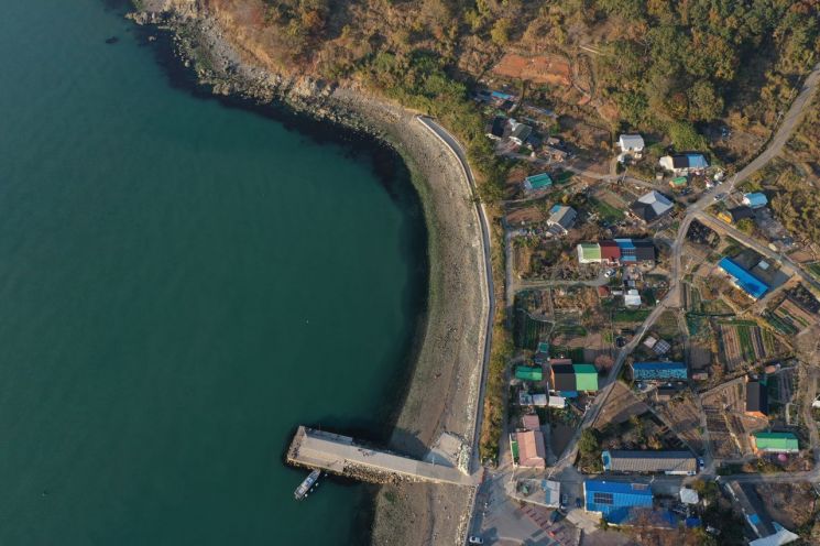 지난 16일 상공에서 내려다 본 부산 가덕도 모습. / 사진=연합뉴스