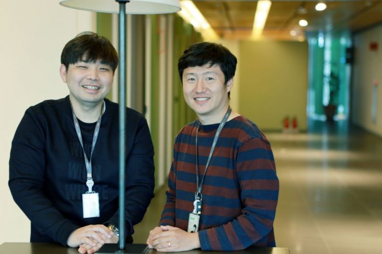 이규호(오른쪽)이용자피드백플랫폼 리더와 황태현 매니저.