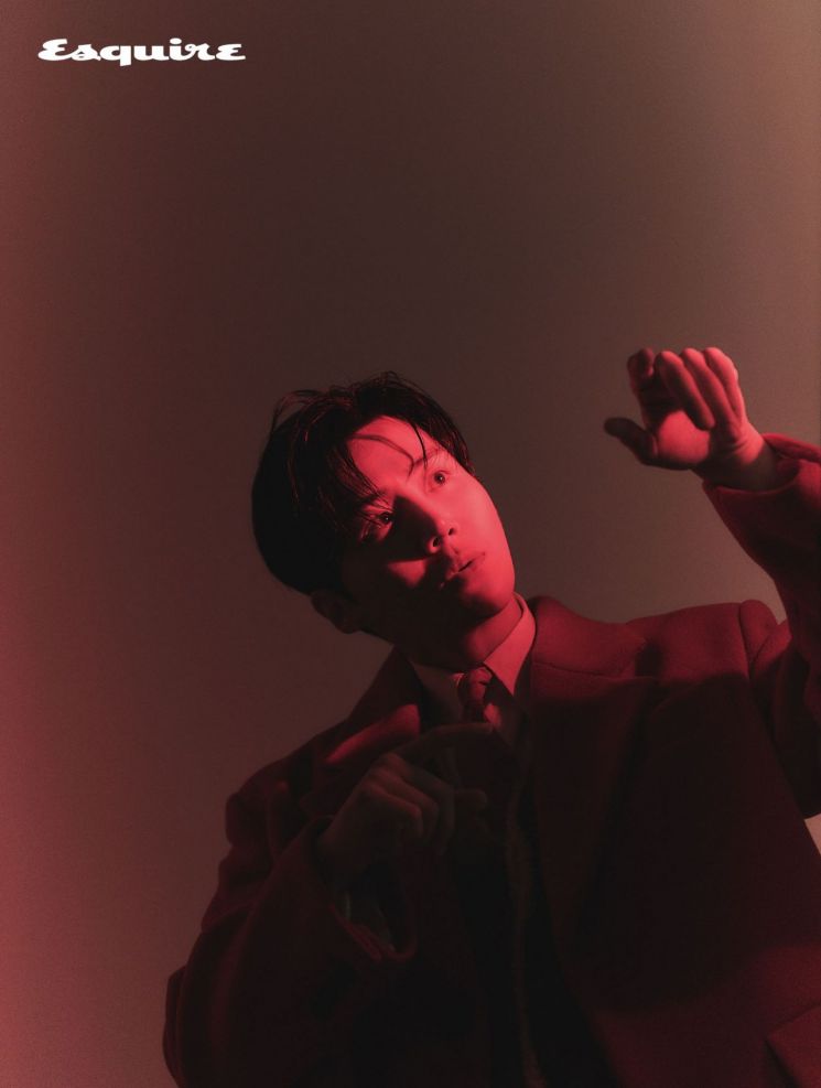 김선호, 색다른 무드