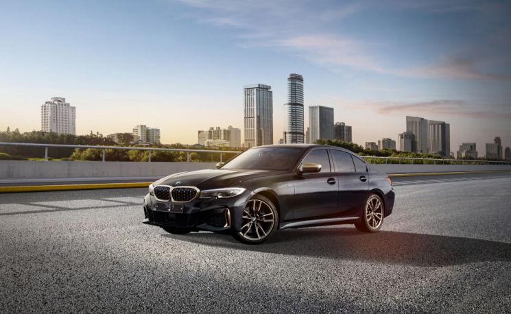 M340i BMW 코리아 25주년 카본 블랙 에디션