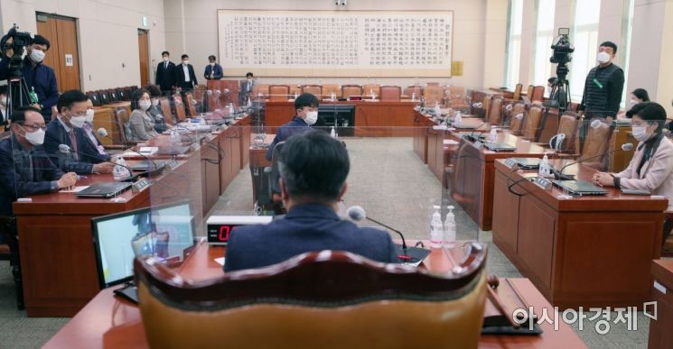 [포토] 긴급 소집된 법사위 전체회의