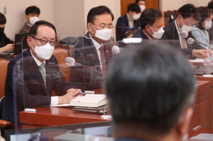 법사위, 윤석열로 '또 충돌'… 與 “의사일정 협의해야” vs 野 “원천봉쇄”