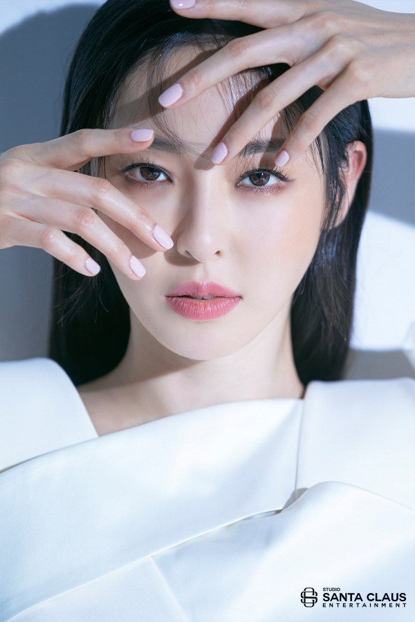 '우아·시크·청초' 이다희