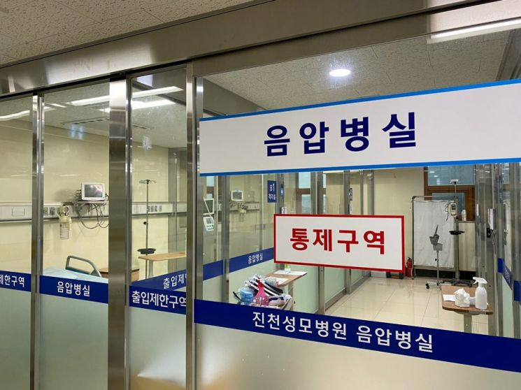 병상확보 비상...음압병실株 '들썩'