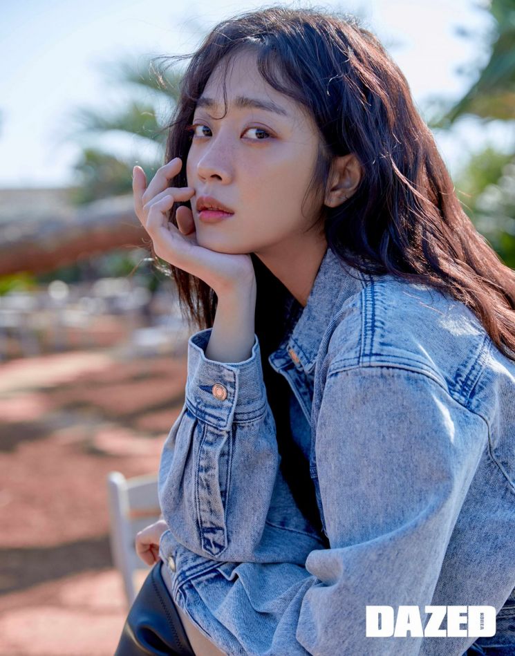 조보아, 주근깨와 붉은 뺨