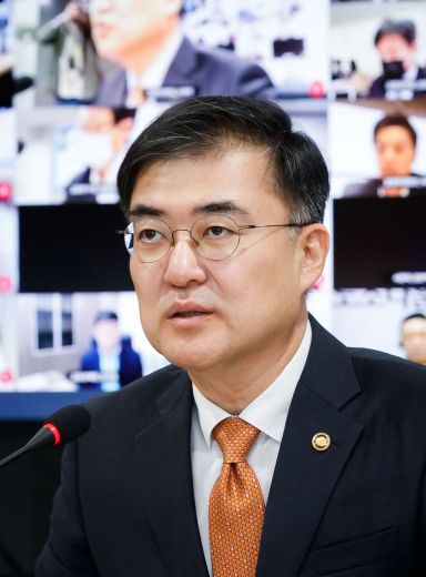 한국거래소 새 이사장에 선임된 손병두 전 금융위원회 부위원장[이미지출처=연합뉴스]