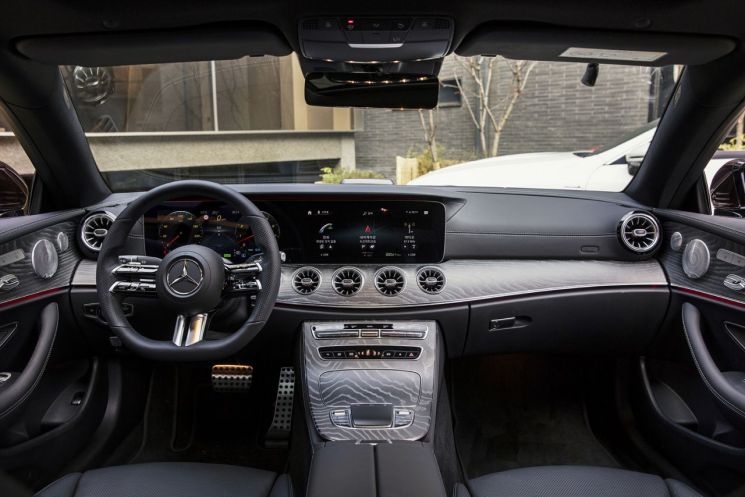 더 뉴 E 450 4MATIC 쿠페 인테리어