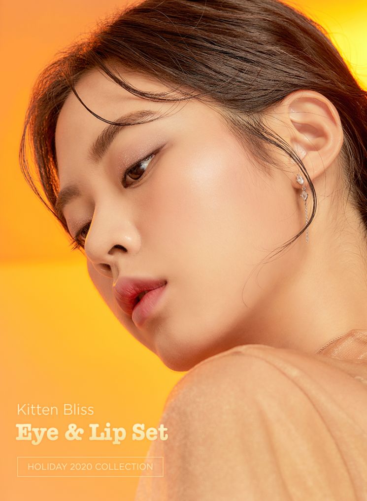 스틸라 '키튼 홀리데이 컬렉션'
