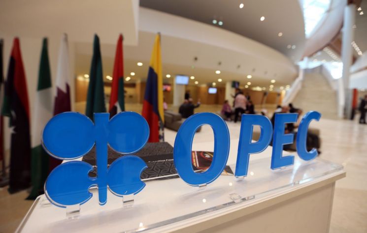 파국 우려했던 OPEC+ 감산 합의…내년부터 50만배럴 증산