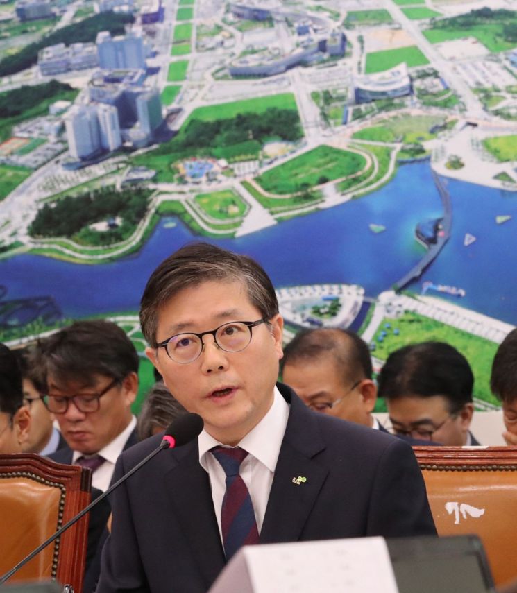 변창흠 국토부 장관 내정자, 들끓는 부동산 민심 잠재울까