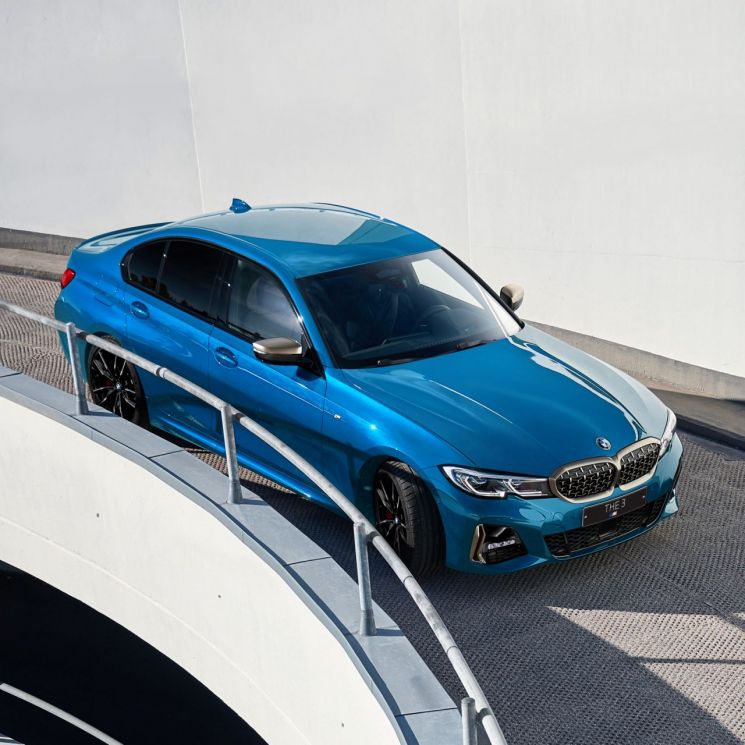 M340i BMW 코리아 25주년 롱 비치 블루 에디션(사진=BMW코리아)