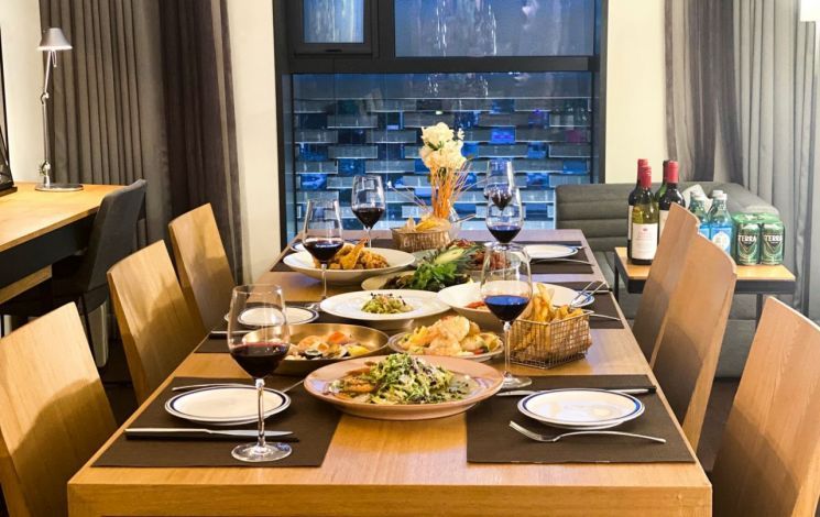 호텔룸·셰프 도시락…연말 조용한 '셀프 회식' 뜬다