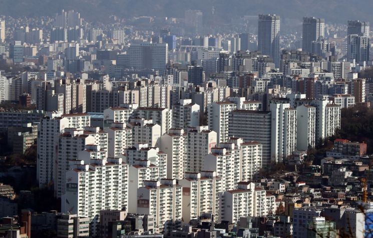 남산에서 바라본 강북 아파트 단지 (사진=연합뉴스)