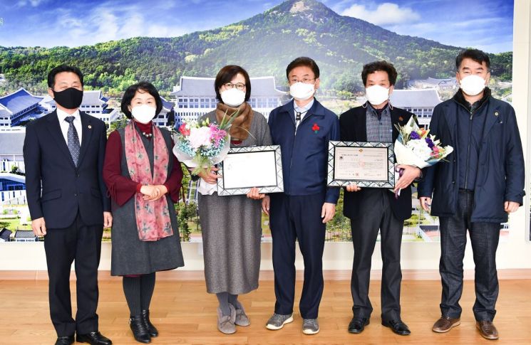 '경상북도 최고장인'에 김연호 두연재 대표(안동)·문한조 야천도예 대표(고령)