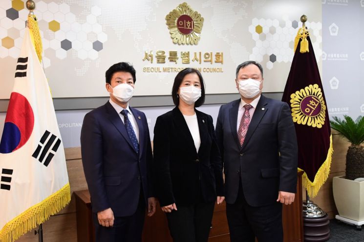 [포토]김인호 서울시의회 의장, 몽골 우누르볼로르 국회의원과 면담