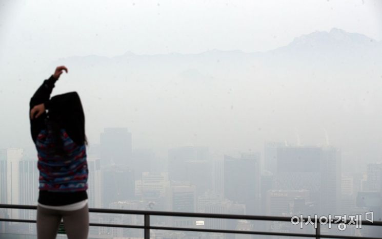 [포토] 미세먼지 뒤덮힌 서울도심