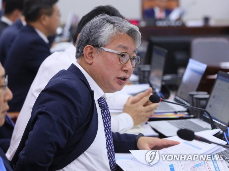 文 "예의 갖추고 상대 배려하자" '문자폭탄' 문파, 바뀔 수 있나 [한승곤의 정치수첩]