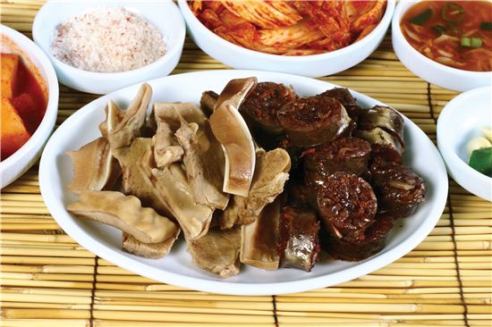 순대 한 접시도 시장에서 '무료 배송'