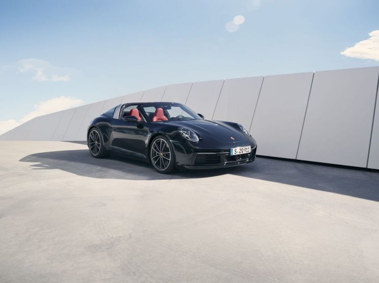 신형 911 타르가 4S