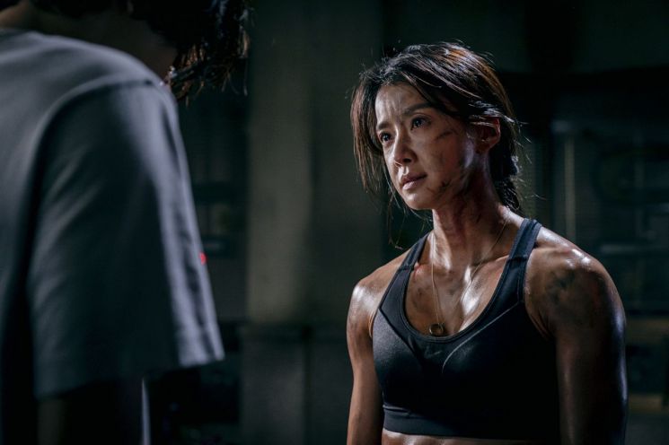 '스위트홈' 이시영 "특수부대 출신 배역, 타이어 굴리며 액션훈련"