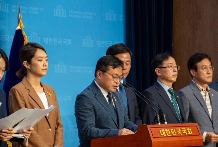 민주, 임대료멈춤법 이어 세금멈춤법도 발의...'착한임대인' 혜택 법제화