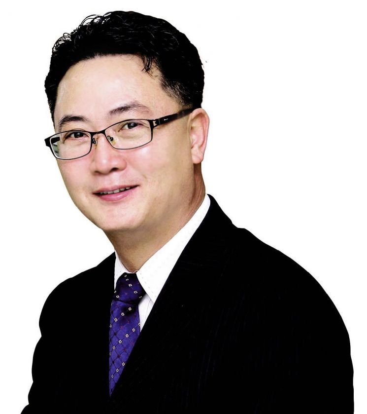 동명대 산학협력단을 이끌고 있는 신동석 부총장.
