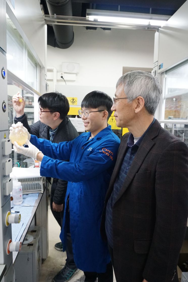 항생제 원료 만드는 만능촉매 개발