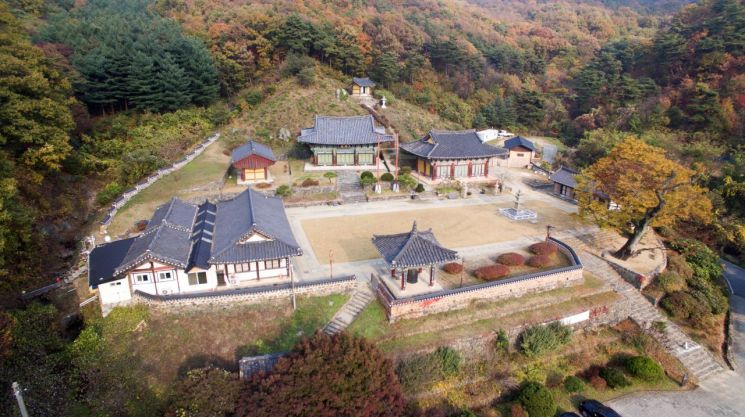 긴축 걱정 지운 놀라운 건축술…'비암사 극락보전' 보물 된다