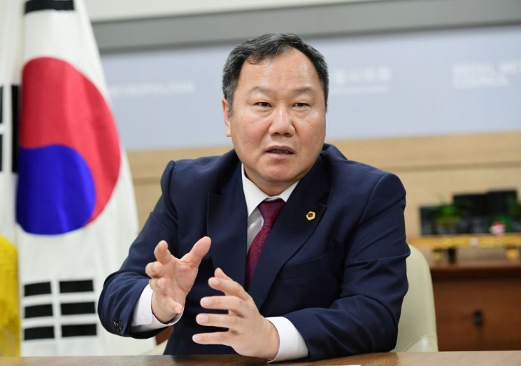 김인호 서울시의회 의장 "10년 전 시의회와 갈등으로 사퇴, 이번에는 소통 자세 기대"