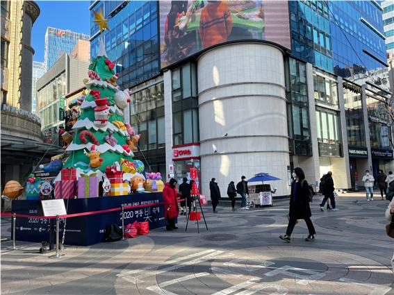 [코로나가 바꾼 세밑] 구세군 냄비 2시간 종 울렸는데…뚝 끊어진 온정의 손길