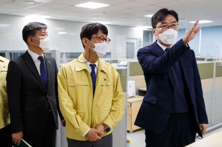 도규상 금융위 부위원장 콜센터 방역 점검