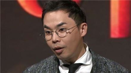 역사강사 설민석. 사진은 기사 중 특정 표현과 관계 없음. / 사진=tvN 방송 캡처