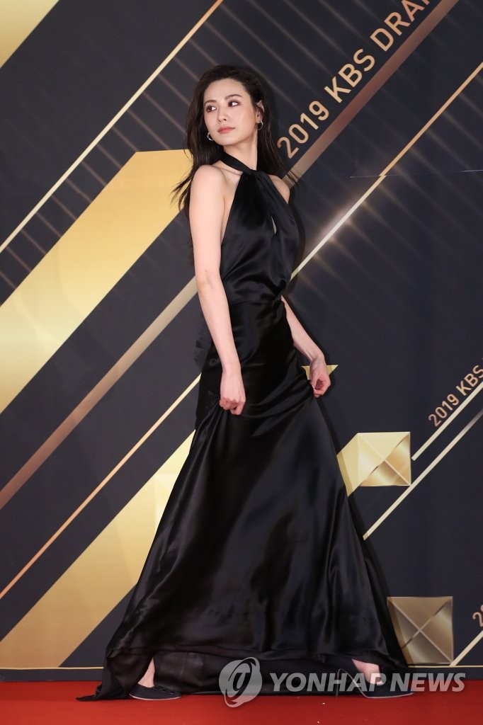 나나, 연기대상 '민폐' 논란에…"좋은 날, 감사 인사에 눈치를 봐야 하나?"