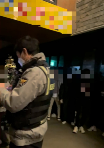 부산에서 집합금지 행정 명령을 어기고 새벽까지 영업한 클럽이 적발됐다./부산경찰청 제공