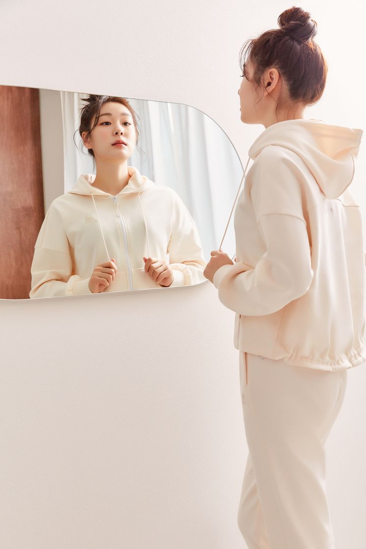 김연아·뉴발란스, 21SS 첫 화보