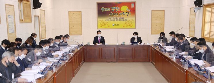 강진군, 충혼탑 참배로 신축년 새해 시작