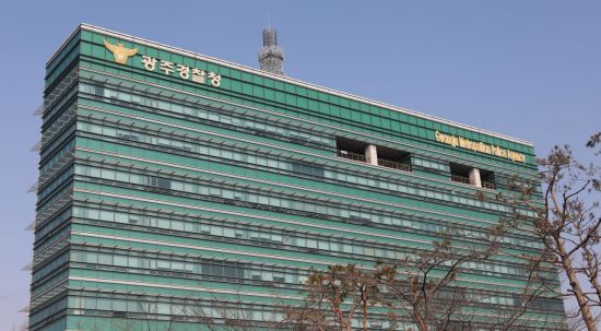 교통법규 위반 이륜차 쫓다가 횡단보도서 초등생 친 교통경찰관