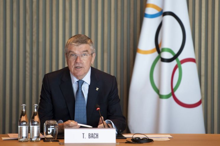 바흐 IOC 위원장 이달 중 日 방문 무산 가능성