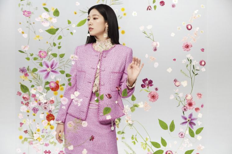 봄을 부르는 박신혜