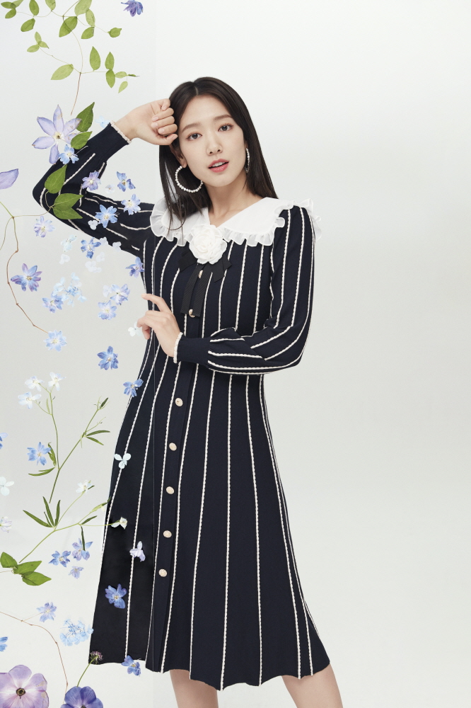 봄을 부르는 박신혜