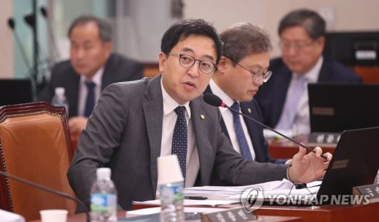 지난해 10월21일 금태섭 전 의원은 민주당 탈당 선언을 했다. 그는 자신의 페이스북에 올린 글에서 "민주, 편가르기 오만이 가장 큰 문제"라고 비판했다. 사진=연합뉴스