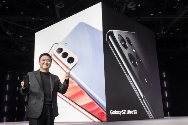 [컨콜]삼성 폰, 작년 영업익 11조 달성…"다양한 폼팩터 내놓을 것"(종합)