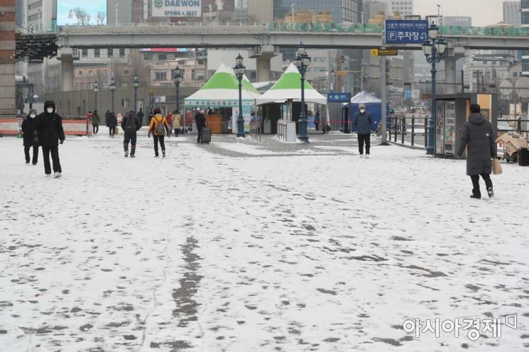 [포토]눈 쌓인 서울역 