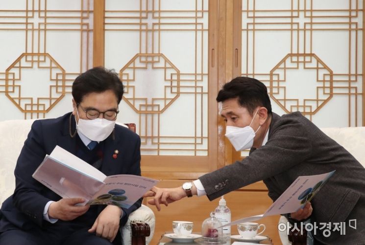 포항시 방문한 우원식 민주당 균형발전위원장 … 이강덕 "동해안대교 건설돼야"