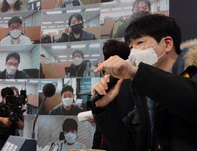 탁현민 "文기자회견 횟수…이명박·박근혜보다 많아"