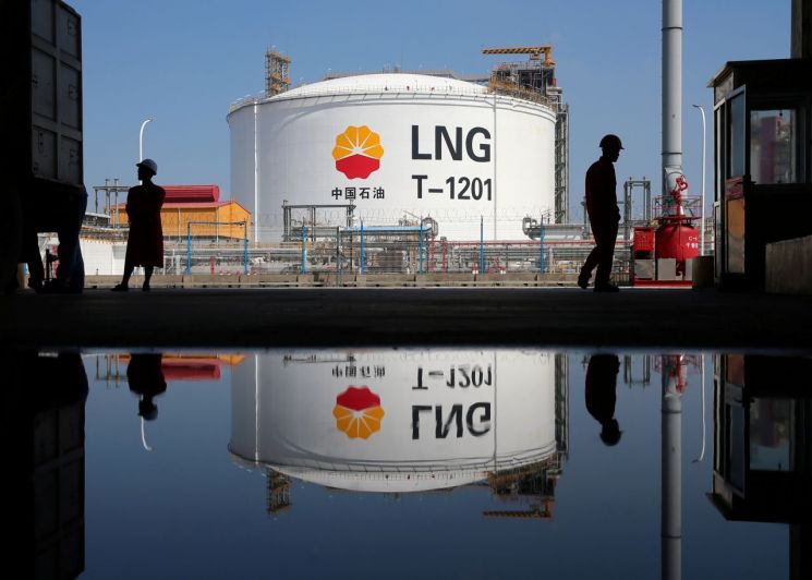 탈석탄과 한파에 치솟는 아시아 LNG 가격...9개월간 9배 폭등  